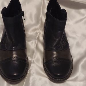 Remonte Two-Tone Ankle Boots in Black and Brown